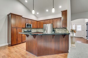 House (4 Bedrooms) | Interior - Eugene Area Home: 18 Mi to U of O! (Junction City)