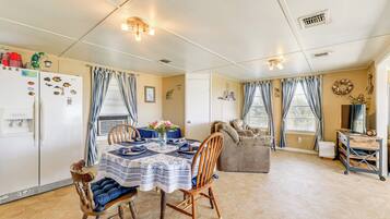 Rumah (2 Bedrooms) | Interior