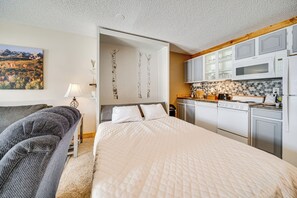 Apartment (0 Bedroom) | Interior