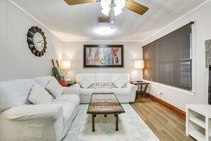 Interior - 2 Mi to Nicholls State University: Home w/ Yard (Thibodaux)