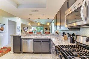 Apartment (2 Bedrooms) | Interior - Condo w/ Patios & Community Pools in Palm Springs! (Palm Springs)