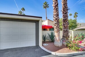 Apartment (2 Bedrooms) | Interior - Condo w/ Patios & Community Pools in Palm Springs! (Palm Springs)