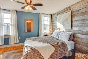 House (3 Bedrooms) | Interior - 3 Mi to Dtwn: Charming Farmhouse in Mount Joy! (Mount Joy)