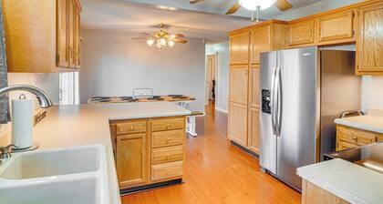 2 Mi to Lake Cumberland Access: Home w/ Grill