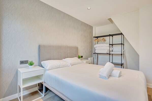 1 soverom, strykejern/-brett, wi-fi og sengetøy