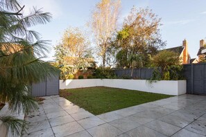 3 bedrooms, desk - Host Stay Martinhoe (Stockton-on-Tees)