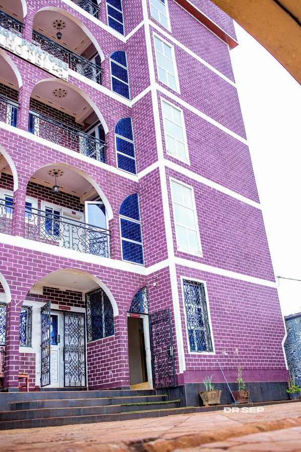 Fachada de la propiedad