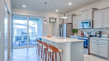 House | 5 bedrooms, Internet