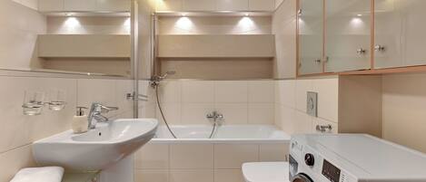 Apartment | Bathroom