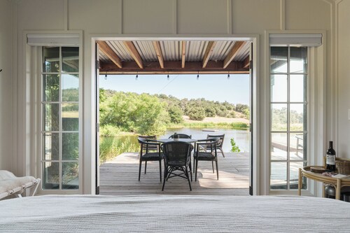 Bailey Creek Ranch - Hot Tub, Swimming Pond, and Views!