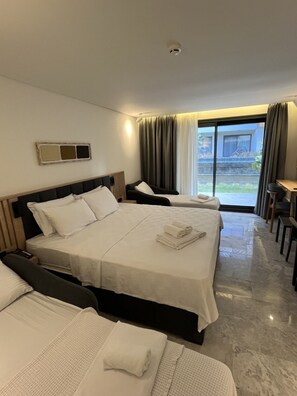 Schreibtisch, schallisolierte Zimmer, kostenloses WLAN, Bettwäsche