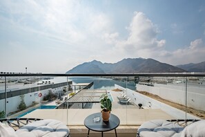 Property grounds - Large 4BR with Assistant Room in Al Dana Island, Fujairah (Fujairah)