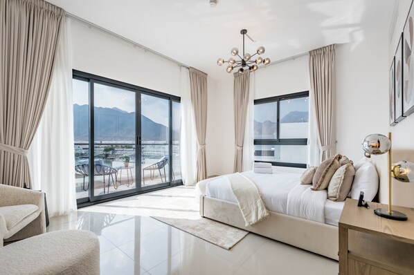 4 bedrooms, in-room safe, iron/ironing board, free WiFi