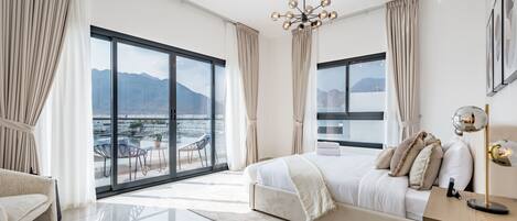 4 Schlafzimmer, Zimmersafe, Bügeleisen/Bügelbrett, kostenloses WLAN