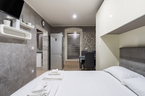 1 bedroom, iron/ironing board, free WiFi, bed sheets