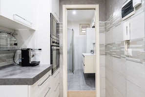 Refrigerador, microondas, horno y lavavajillas