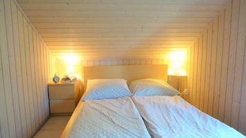 House | 3 bilik tidur, dilengkapkan perabot secara berasingan