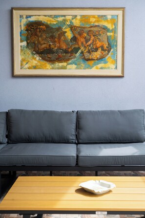 Villa, 2 Bedrooms, Balcony | Living room