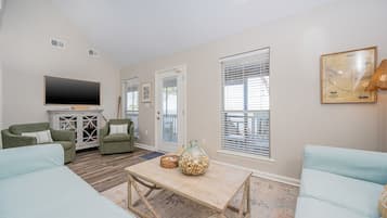 House, 3 Bedrooms | Living area
