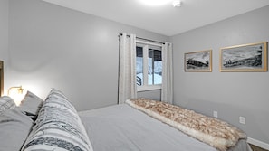 Stadtwohnung, 2 Schlafzimmer | 2 Schlafzimmer, Schreibtisch, laptopgeeigneter Arbeitsplatz