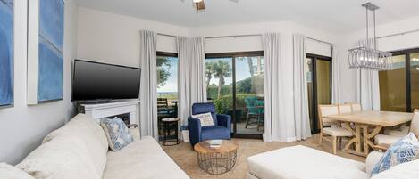 Condo, 3 quartos | Área de estar