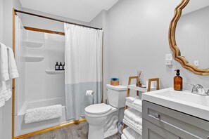 Huis, 3 slaapkamers | Badkamer | Handdoeken, shampoo