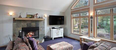 House, 3 Bedrooms | Living area | Smart TV