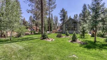 House, 3 Bedrooms | Property grounds
