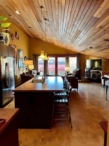 Downtown Retreat Penthouse in Sequim, Mtn Views