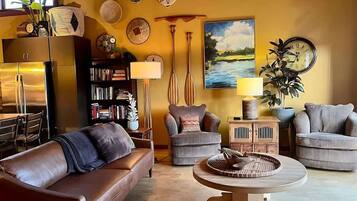 Fernseher, Stereoanlage, Arbeitsbereiche