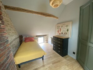 2 habitaciones, cuna de viaje, wifi gratis y ropa de cama 