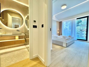 Căn hộ Superior | Phòng tắm | Khăn tắm, xà phòng, dầu gội