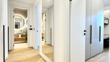 Superior Apartment | Bilik Mandi | Tuala disediakan, sabun, syampu