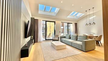 Superior Apartment | Makan dalam bilik