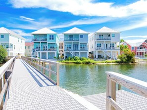 Exterior - Yacht Harbor House | Boat Dock, Pickleball + Community Pool (Pensacola)