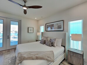 5 bedrooms, iron/ironing board, WiFi, bed sheets