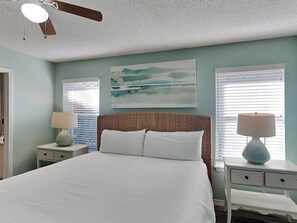 4 bedrooms, iron/ironing board, WiFi, bed sheets