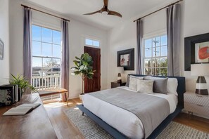5 bedrooms, desk, iron/ironing board, WiFi