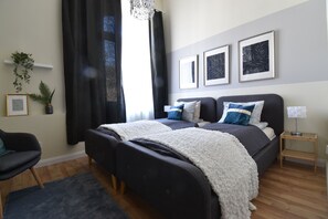 3 chambres, fer et planche à repasser, Wi-Fi, draps fournis