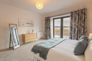 7 habitaciones, tabla de planchar con plancha, cuna de viaje y wifi