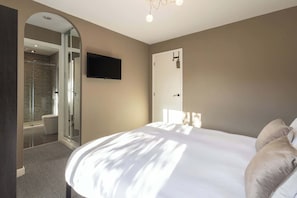 3 bedrooms, desk, WiFi, bed sheets - Host & Stay | Martinhoe (Ingleby Barwick)