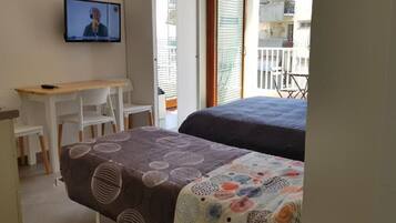 1 Schlafzimmer, BĂŒgeleisen/BĂŒgelbrett, kostenloses WLAN, BettwĂ€sche