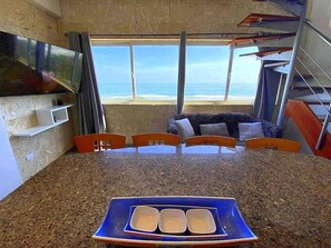 Apartment, 3 Schlafzimmer, eigener Pool, Gartenblick | Wohnzimmer