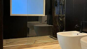 Apartment, 3 Bedrooms, Private Pool, Garden View | Bathroom