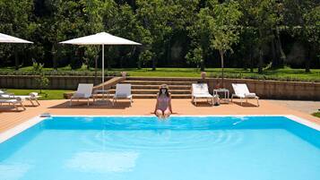 Vila, para fumantes | 9 quartos