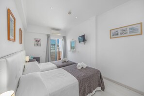 1 bedroom, in-room safe, iron/ironing board, free WiFi