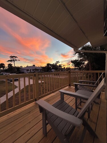 2 Bedroom Home in Fort Myers by Sanibel & Beaches, Private, WiFi, AC, Sleeps 6