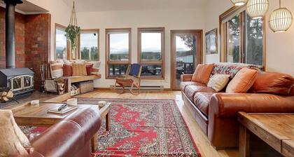 Wonderful Fraser 2 bedroom, pet friendly, large yard