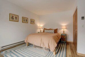 2 bedrooms, internet, bed sheets