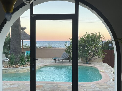 Enchanting beach house in Théoule-sur-Mer directly on the Plage de la Figueirette